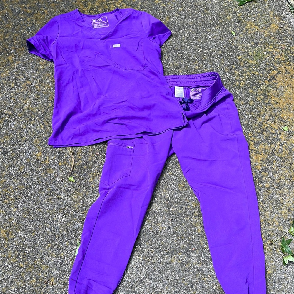 Scrubs figs